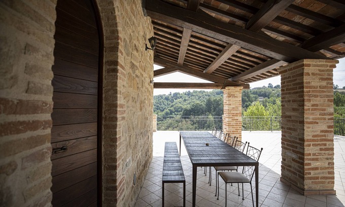 Castelraimondo House | Casale Ivana In Pietra Nel Verde