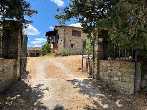 Umbertide Villa | Casale in collina immerso nel verde con Piscina e ampio giardino