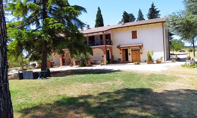 Torgiano Apartment | Casale in collina vista Assisi,Brufa di Torgiano