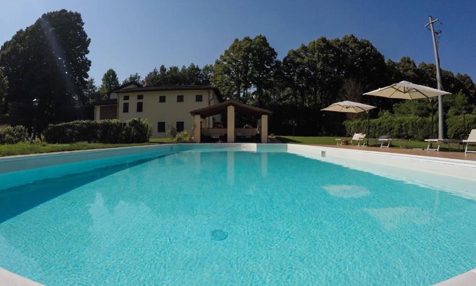 Villabuona Apartment | CASALE LA FATA -tipico toscano immerso nelle colline tra Lucca e Versilia, 6 appartamenti indipendenti