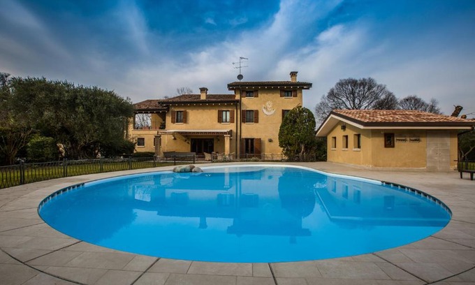 Ponti sul Mincio Bed & Breakfast | Casale la Meridiana