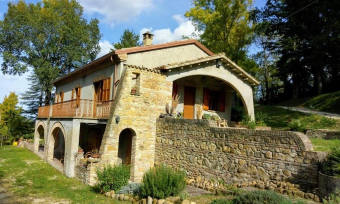 Mombaroccio Apartment | Casale La Pineta