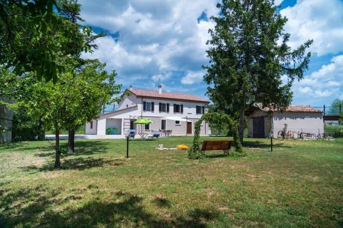 Granarola Apartment | Casale Passalacqua Pesaro by Yohome