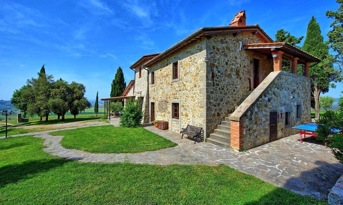 Castiglione d'Orcia Villa | Casale Santa Francesca - Country Villa with swimming pool in Orcia Valley, Tuscany