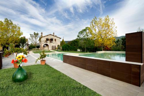Acquasparta Villa | Casale Santomanno by VacaVilla