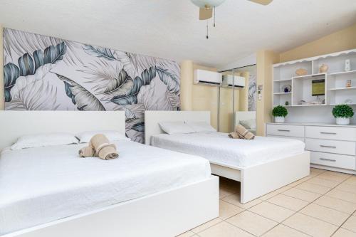 Pedernales House | Casamares Private Room Solario with Pool and Barbecue 5 min to Boqueron and Beaches