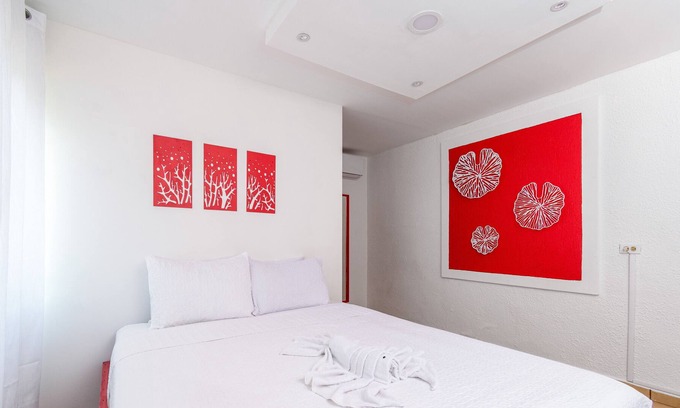 Pedernales House | Casamares: Vacation Room with Pool and Jacuzzi 5 min from Beach and Poblado