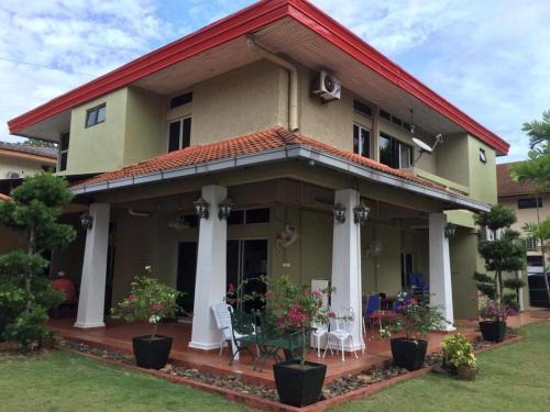Kampung Alor Akar Hotel | CasaPelindung Guesthouse