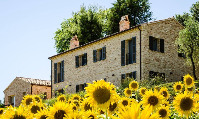 Ostra Vetere Resort | CasaVostra - Ambience Suites