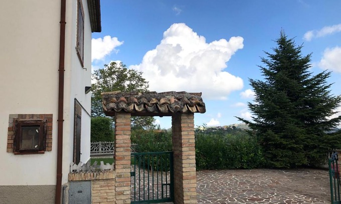 Isola del Gran Sasso dʼItalia House | CASCINA NELLA CAMPAGNA ABRUZZESE