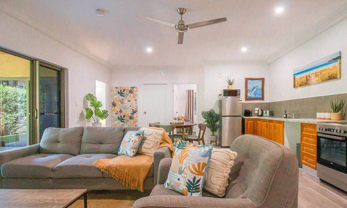 Redlynch House | Cascade Lodge - Rainforest Retreat