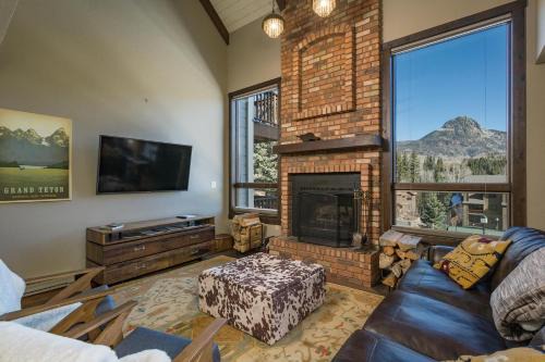 Purgatory House | Cascade Village 40
