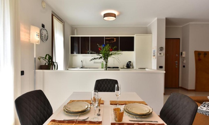 Cernusco sul Naviglio Apartment | CaseOspitali - Masai Mara, elegante bilocale con ampio balcone