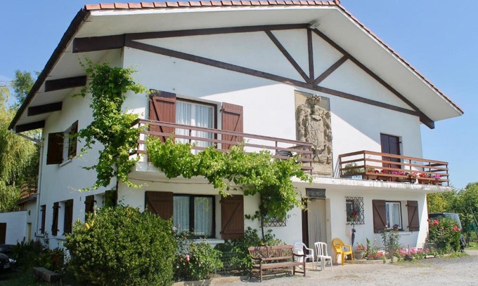 Irun House | Caserio en Zona Rural Istilla