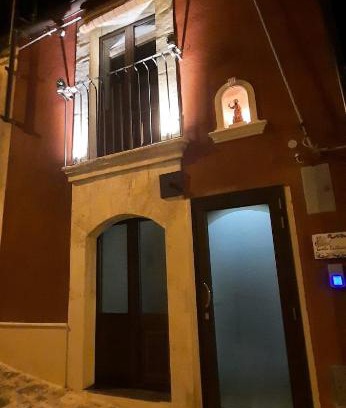 Palazzolo Acreide Historic Centre Apartment | Casetta Castelvecchio
