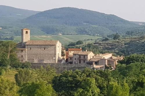 Gualdo Cattaneo Apartment | Casetta del borgo