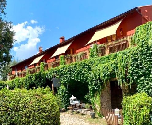 Abbazia di Fossanova Apartment | Casette rosse nel borgo medievale di Fossanova