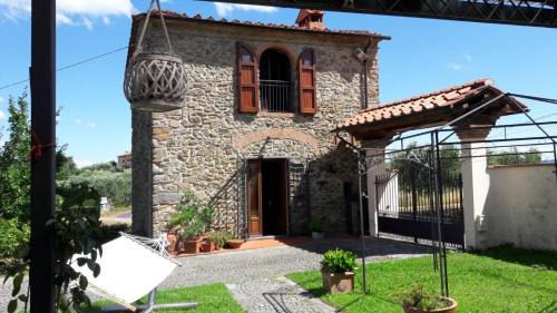 Saturnana House | Casina in pietra