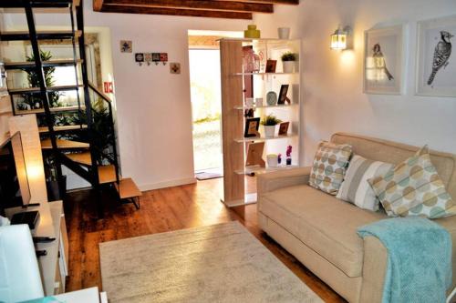 Linda-a-Velha Apartment | Casinha de Belém