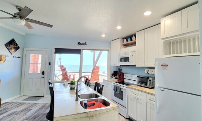 Port Lavaca Apartment | Casita A · Las Casitas on Magnolia Beach - Casita A