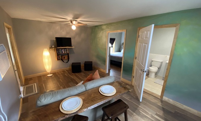 Hemphill House | Casita Crappie- downtown Hemphill, Texas