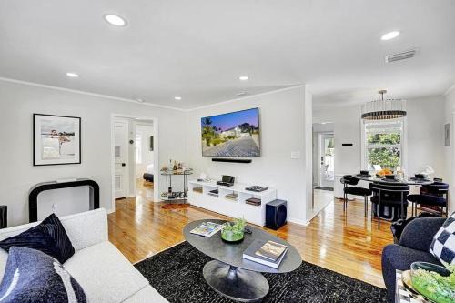 Mango Groves House | Casita Lake Worth - BEACH LIFE!