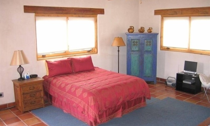 Arroyo Seco Cottage | Casita Seco: Casita Close to Town of Taos & Taos Ski Area