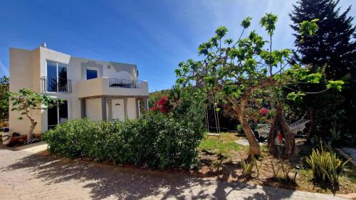 Benajarafe House | Casita Suerte