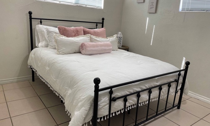 El Paso House | Casita under The El Paso Star