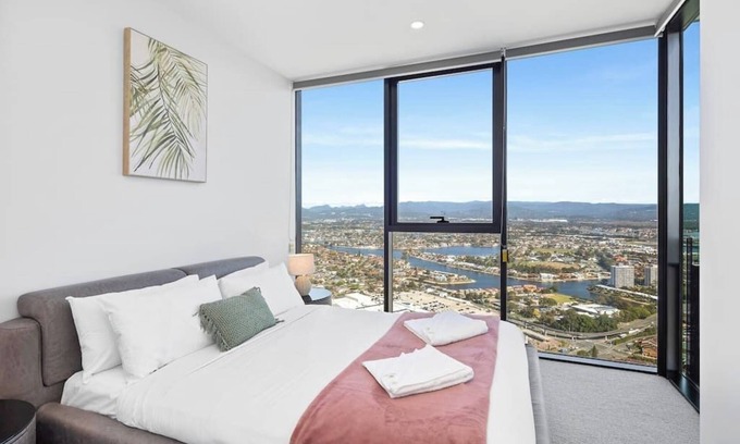 Broadbeach Apartment | CASSA CASINO - Spectacular River & Hinterland Views 1 Bed Apt in Broadbeach