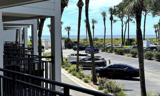 Hilton Head Island Condo | Castaways King Villa on Beach, Free Bikes!