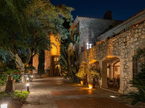 Cabrils Villa | Castillo Meng