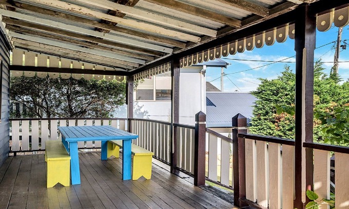 Wooli House | Castle Gandolfo has charm and centrally located