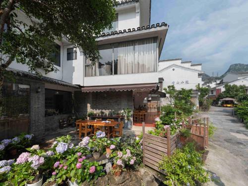 Xiufeng House | Castle peak yard Inn Free railway st ation pick-up by 2 nights