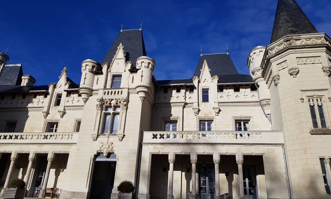 Neuille House | Castle room for 2 people