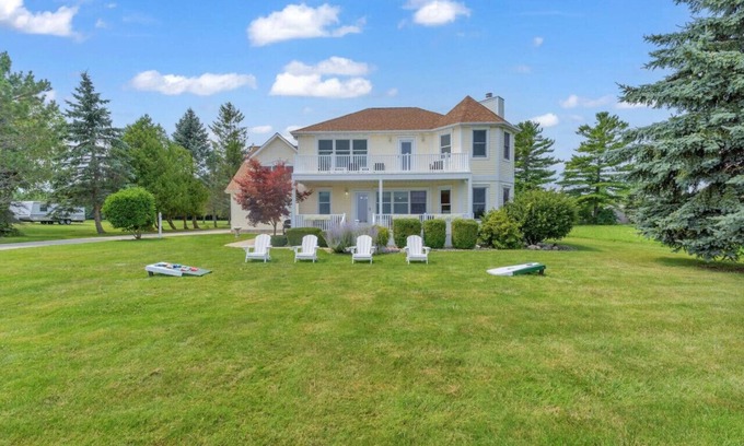 Carsonville House | Castleview Cove- 5Bd 4Ba Lakefront Luxury Retreat!
