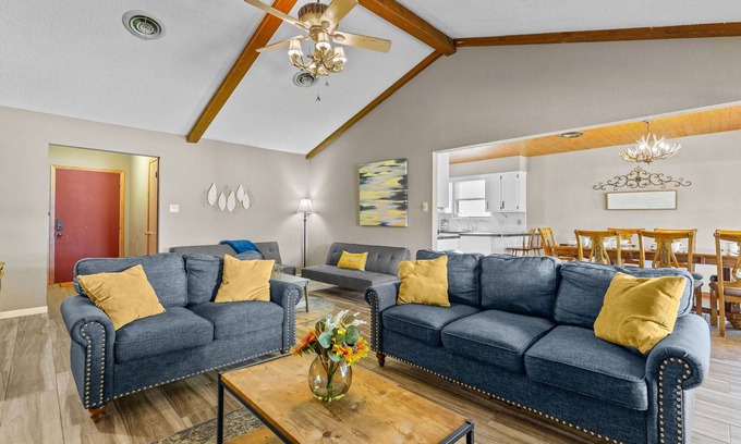 Abilene House | Castlewood Estate ※ near Dyess AFB ※ Patio/FirePit