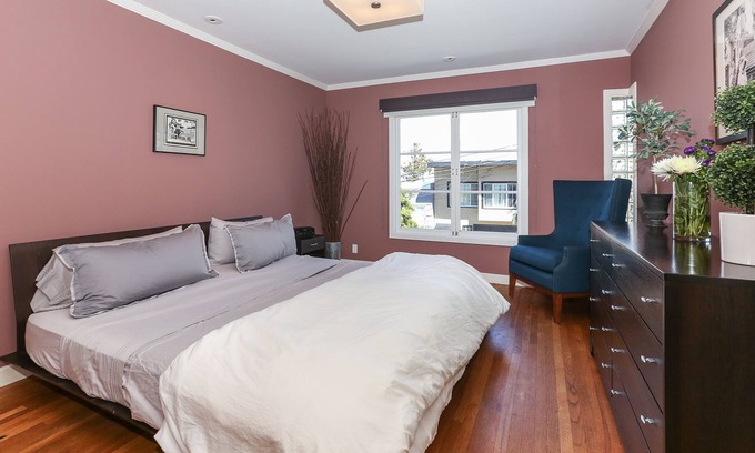 Dolores Heights Apartment | Castro Hill Between Castro and Noe Valley