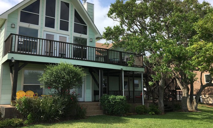 Palacios House | Casual comfort right on the bay. Relaxation is just a click away!