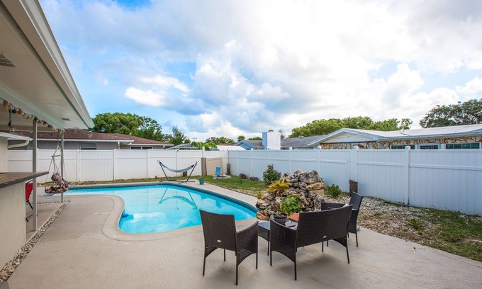 Embassy Hills House | Catalina Cottage Pool Home Close To Beaches