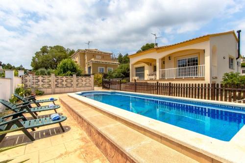 El Vendrell Villa | Catalunya Casas Cozy Costa Dorada with private pool, 3km to beach