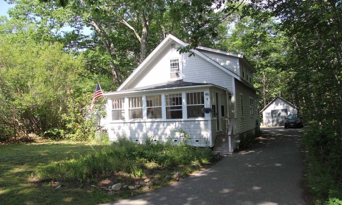 Bar Harbor House | Catbird Cottage - Updated Cozy Gem, 2 miles to Acadia National Park, short walk to the bay