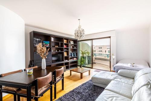 Charenton-le-Pont Apartment | Catch a break near the Seine