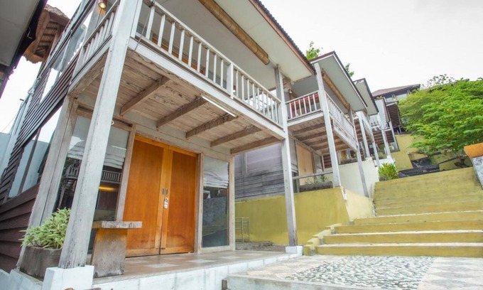 By Pass Ngurah Rai House | Catchy House in Nusa Dua, wooden style, great location