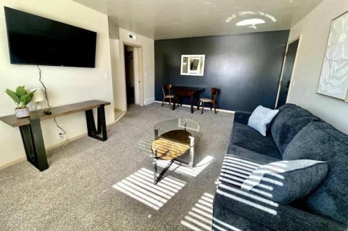 Joslyn Castle Apartment | Cathedral 4-Close to UNMC