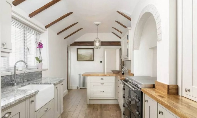 Salisbury House | Cathedral House, Salisbury