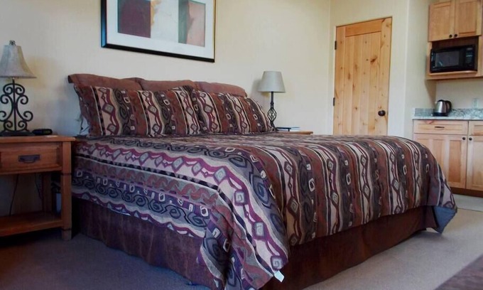 West Sedona House | Cathedral Rock View Suite by the Creek