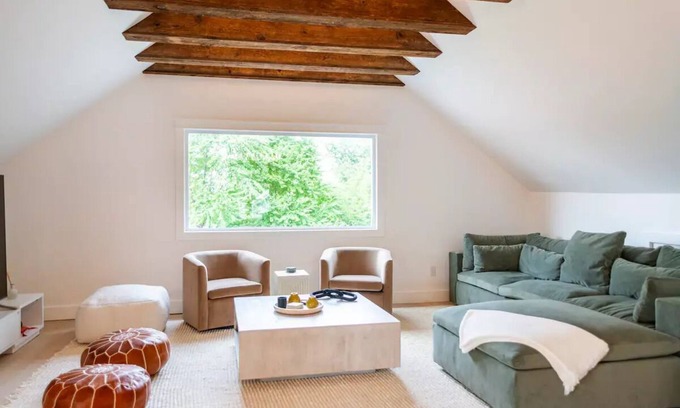 Catskill Apartment | Catskill Penthouse center of town