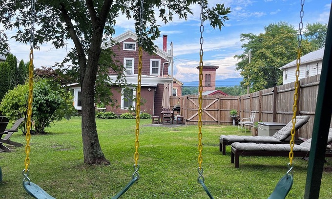 Catskill Heights House | Catskill Ski Hike Lake Pet Main St Pool