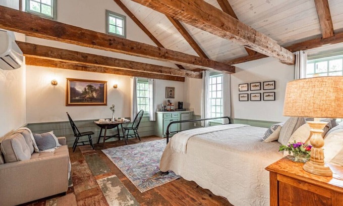 Waco House | Catskill upstairs suite - The Mohawk Valley House